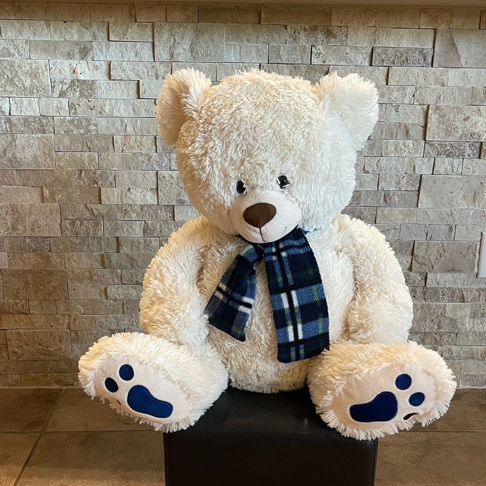 DAN DEE COLLECTOR’S CHOICE STUFFED BEAR
